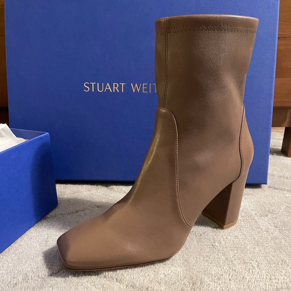 Stuart Weitzman Caresa Boots Size 9, Taupe